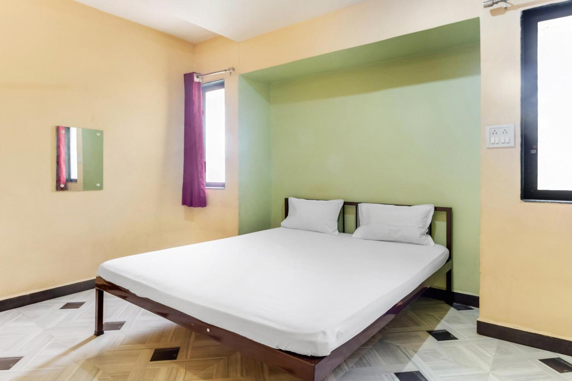 Spot On Harihar Lodging And Yatri Niwas Kolhapur Exterior photo