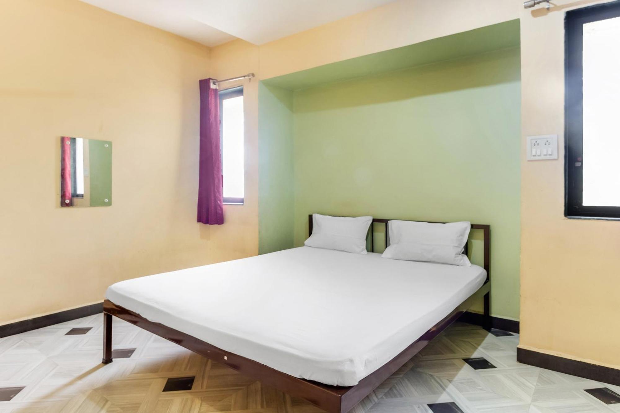 Spot On Harihar Lodging And Yatri Niwas Kolhapur Exterior photo
