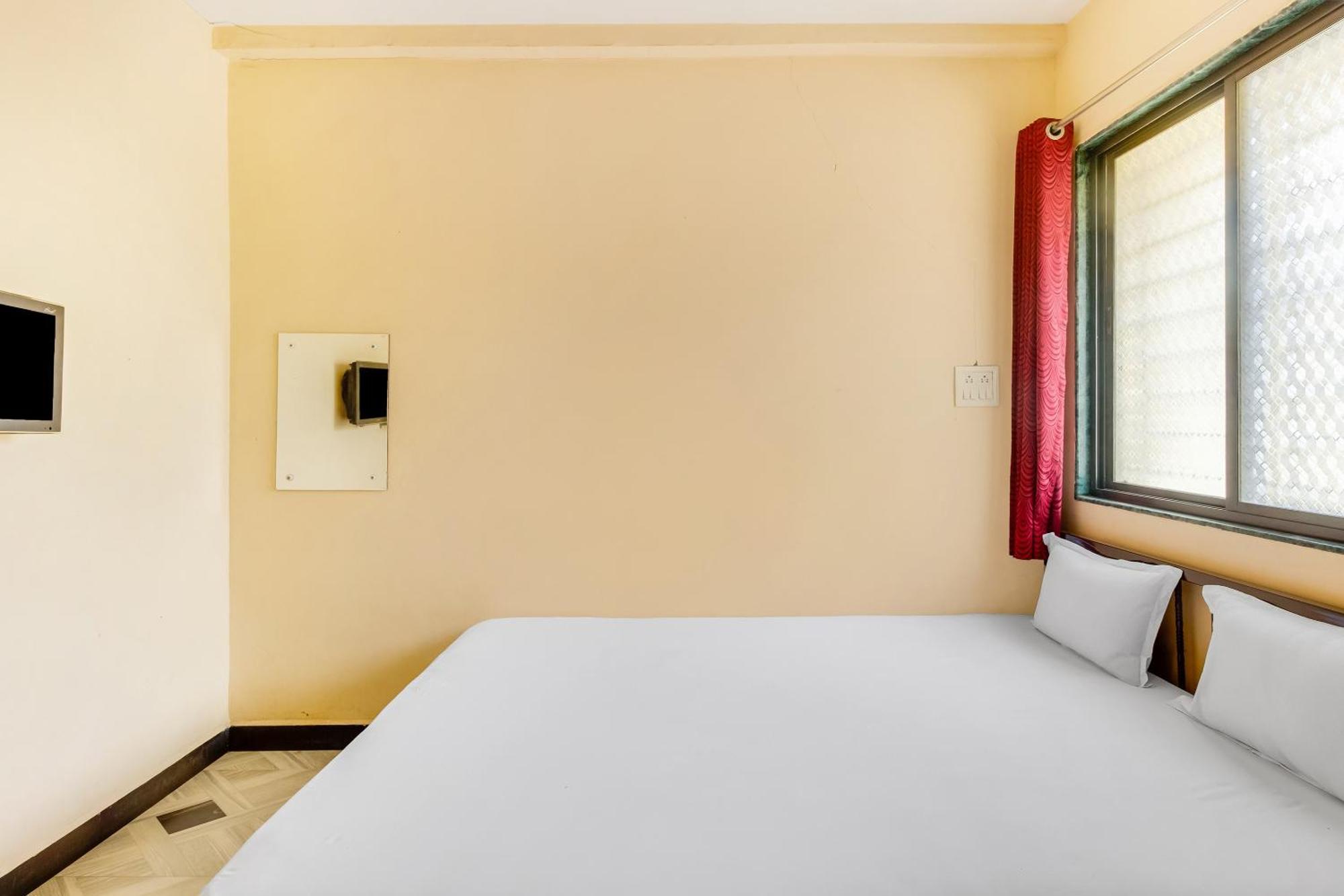 Spot On Harihar Lodging And Yatri Niwas Kolhapur Exterior photo